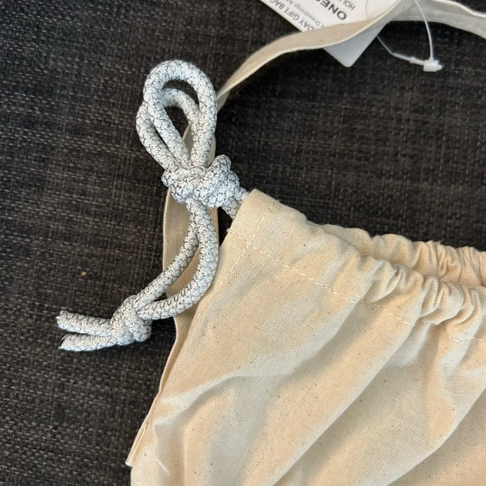 Athleta‎ cloth pouch NWT
